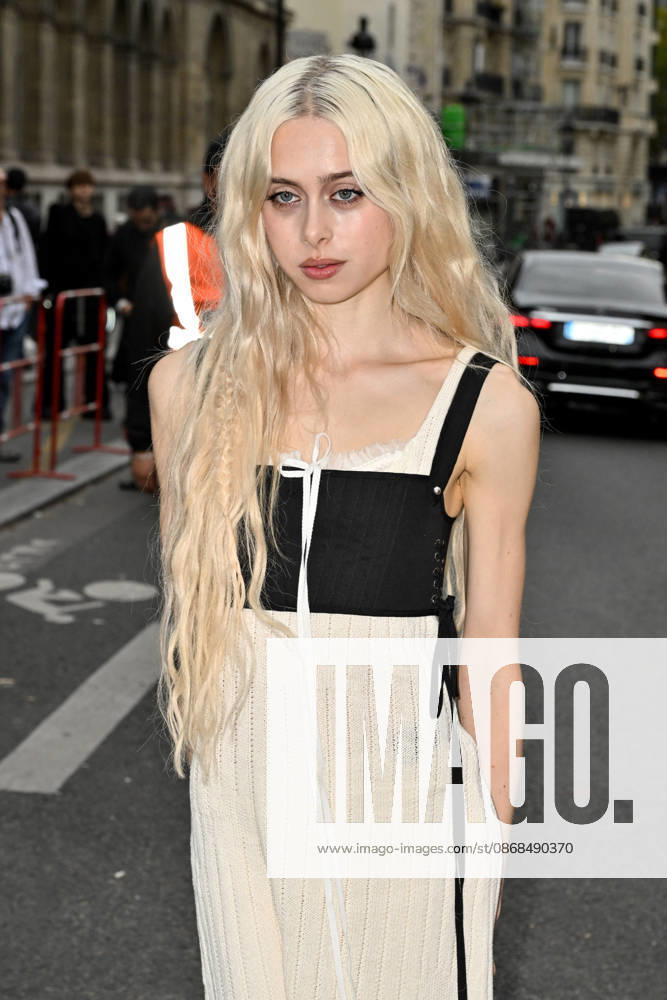 PFW Ann Demeulemeester Outside Arrivals Erin LeCount arriving at the Ann Demeulemeester show during Paris Fashion Week, in Paris, France on 3 October 2026. Photo by Julien Reynaud APS-Medias ABACAPRESS.COM Paris France