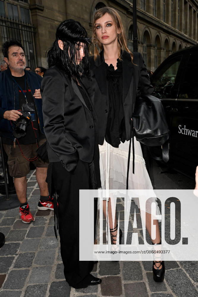 PFW Ann Demeulemeester Outside Arrivals Guests arriving at the Ann Demeulemeester show during Paris Fashion Week, in Paris, France on 3 October 2026. Photo by Julien Reynaud APS-Medias ABACAPRESS.COM Paris France
