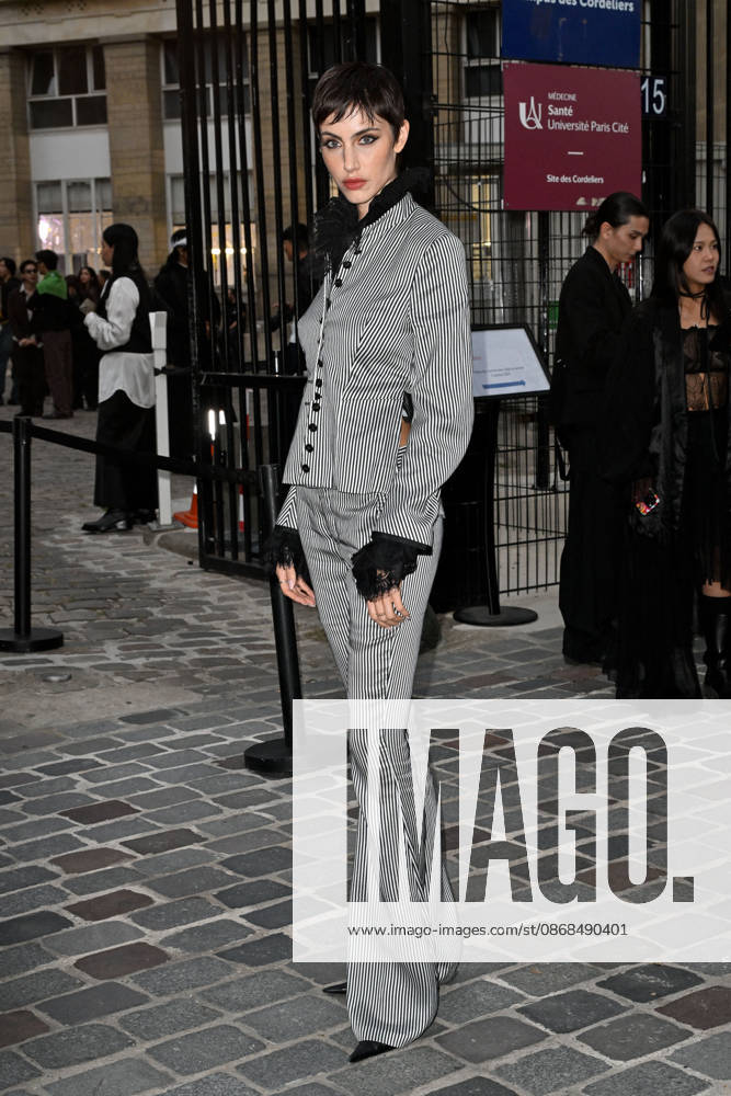 PFW Ann Demeulemeester Outside Arrivals Guest arriving at the Ann Demeulemeester show during Paris Fashion Week, in Paris, France on 3 October 2026. Photo by Julien Reynaud APS-Medias ABACAPRESS.COM Paris France