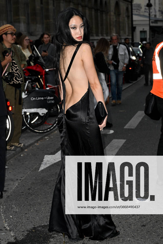 PFW Ann Demeulemeester Outside Arrivals Guest arriving at the Ann Demeulemeester show during Paris Fashion Week, in Paris, France on 3 October 2026. Photo by Julien Reynaud APS-Medias ABACAPRESS.COM Paris France
