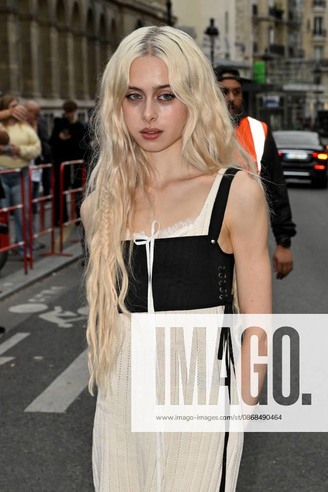 PFW Ann Demeulemeester Outside Arrivals Erin LeCount arriving at the Ann Demeulemeester show during Paris Fashion Week, in Paris, France on 3 October 2026. Photo by Julien Reynaud APS-Medias ABACAPRESS.COM Paris France