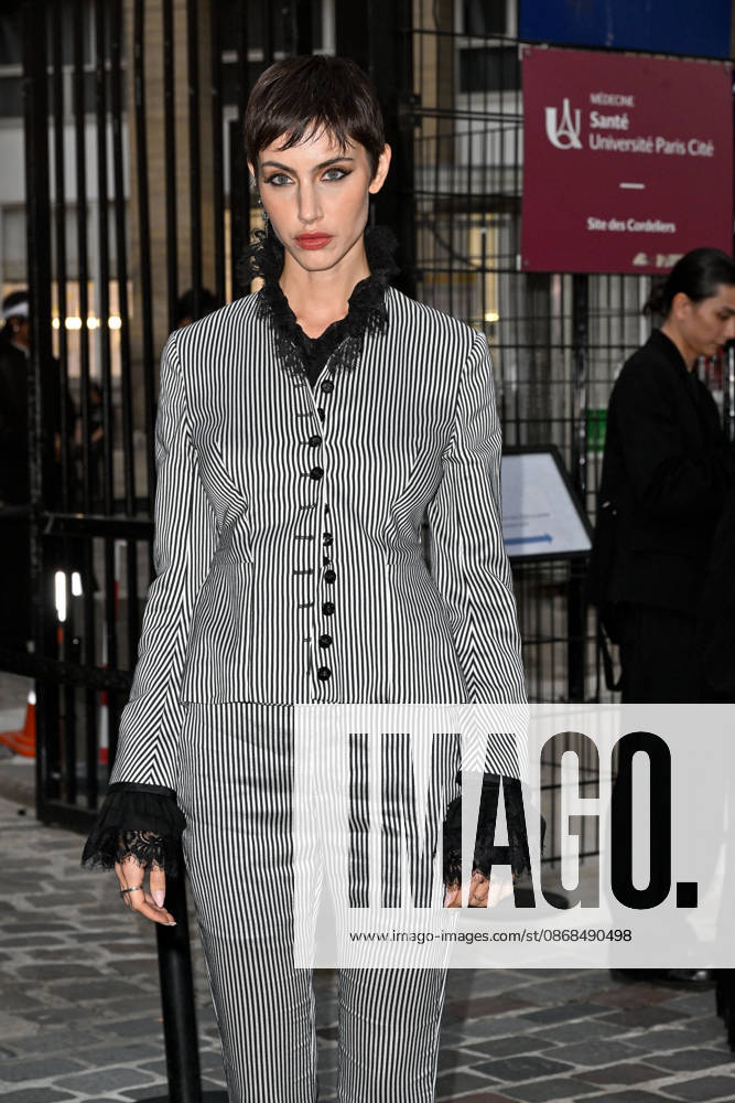 PFW Ann Demeulemeester Outside Arrivals Guest arriving at the Ann Demeulemeester show during Paris Fashion Week, in Paris, France on 3 October 2026. Photo by Julien Reynaud APS-Medias ABACAPRESS.COM Paris France