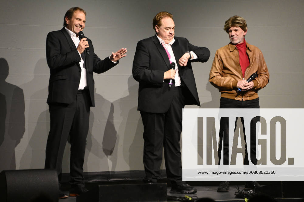 Peter Rütten, Oliver Kalkofe und Dietmar Wunder bei der Weltpremiere der ersten Folge der neuen SchleFaZ-Staffel auf Großbildleinwand Geisterjäger John Sinclair - Die Dämonenhochzeit im Ernst-Reuter-Saal. Berlin