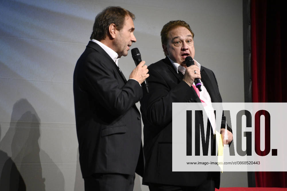 Peter Rütten und Oliver Kalkofe bei der Weltpremiere der ersten Folge der neuen SchleFaZ-Staffel auf Großbildleinwand Geisterjäger John Sinclair - Die Dämonenhochzeit im Ernst-Reuter-Saal. Berlin