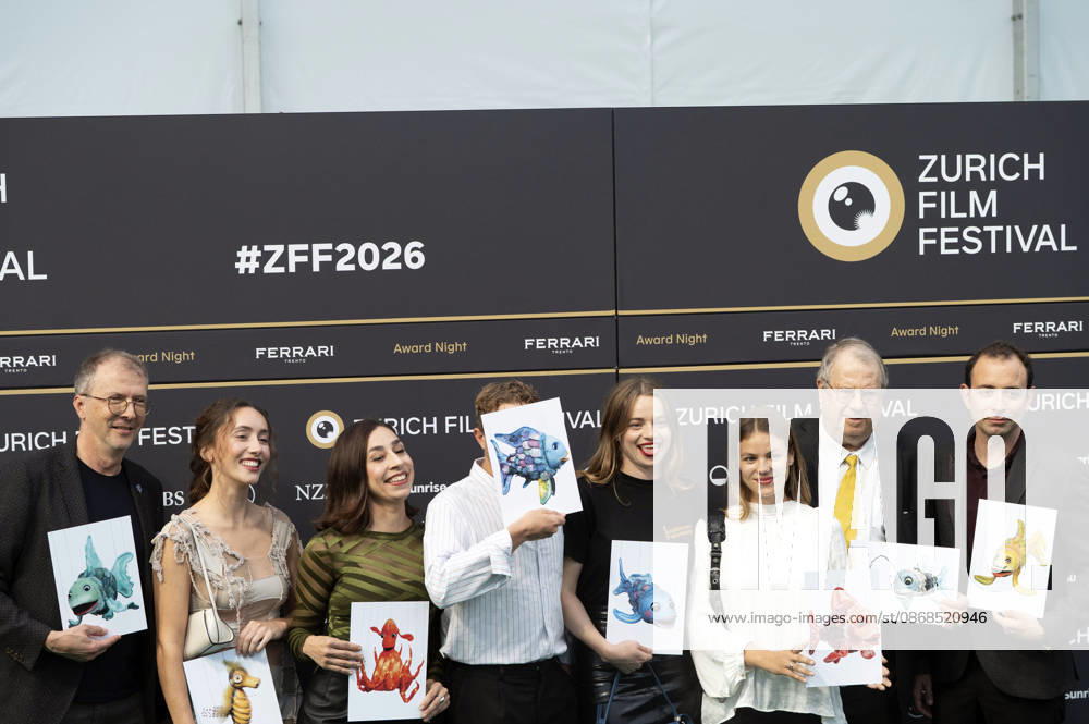 Marcus Pfister, Annalena Miano, Carol Schuler, Max Hubacher, Luna Wedler, Yael Meier und Gäste bei der Premiere des Kinofilms De Rägebogefisch auf dem 22. Zurich Film Festival im Corso. Zürich