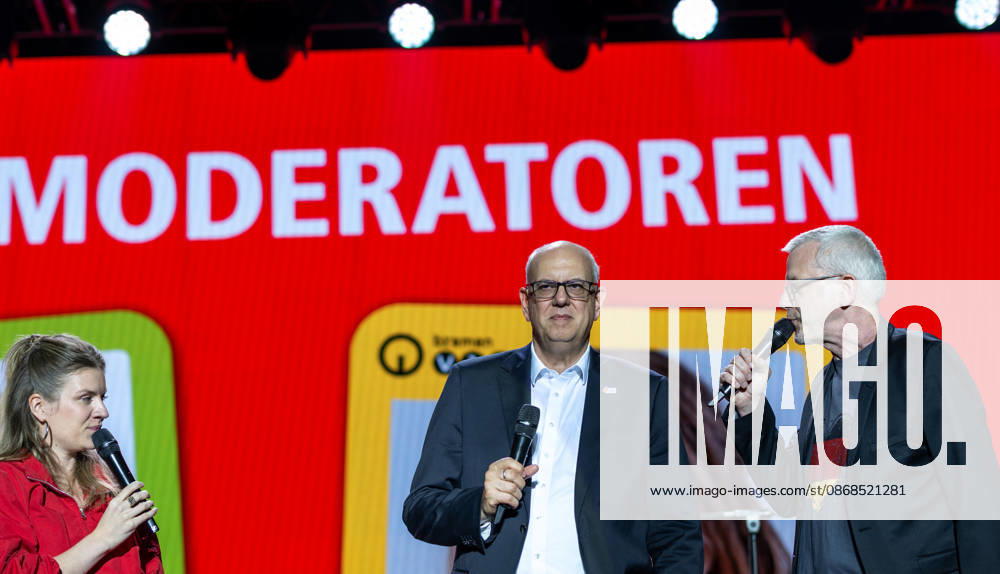 Feiern Tag der Deutschen Einheit in Bremen - Feierlichkeiten zum Tag der Deutschen Einheit 2026, Bremen, 03.10.2026 Bremen, Bürgerfest, Fanta Vier Konzert, Illuminatin an der Schlachte, Lichtershow Bremen, Deutschland, 03.10.26: Feiern Tag der Dt. Einheit in Bremen im Marktplatz, Rathaus am 03.10.2026 in Bremen, Deutschland. (Foto von Axel Kaste) Anmoderation Radio Bremen, Bürgerfest und Fanta Vier Konzert, Fantastische Vier Bremen Marktplatz, Rathaus Freie Hansestadt Bremen Deutschland