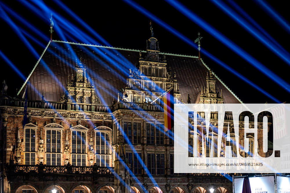 Feiern Tag der Deutschen Einheit in Bremen - Feierlichkeiten zum Tag der Deutschen Einheit 2026, Bremen, 03.10.2026 Bremen, Bürgerfest, Fanta Vier Konzert, Illuminatin an der Schlachte, Lichtershow Bremen, Deutschland, 03.10.26: Feiern Tag der Dt. Einheit in Bremen im Marktplatz, Rathaus am 03.10.2026 in Bremen, Deutschland. (Foto von Axel Kaste) Anmoderation Radio Bremen, Bürgerfest und Fanta Vier Konzert, Fantastische Vier, Rathaus illuminiert Bremen Marktplatz, Rathaus Freie Hansestadt Bremen Deutschland