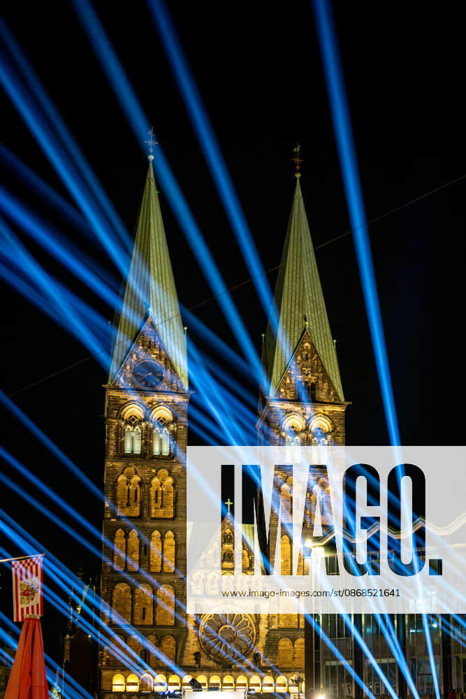 Feiern Tag der Deutschen Einheit in Bremen - Feierlichkeiten zum Tag der Deutschen Einheit 2026, Bremen, 03.10.2026 Bremen, Bürgerfest, Fanta Vier Konzert, Illuminatin an der Schlachte, Lichtershow Bremen, Deutschland, 03.10.26: Feiern Tag der Dt. Einheit in Bremen im Marktplatz, Rathaus am 03.10.2026 in Bremen, Deutschland. (Foto von Axel Kaste) Anmoderation Radio Bremen, Bürgerfest und Fanta Vier Konzert, Fantastische Vier, Dom illuminiert Bremen Marktplatz, Rathaus Freie Hansestadt Bremen Deutschland