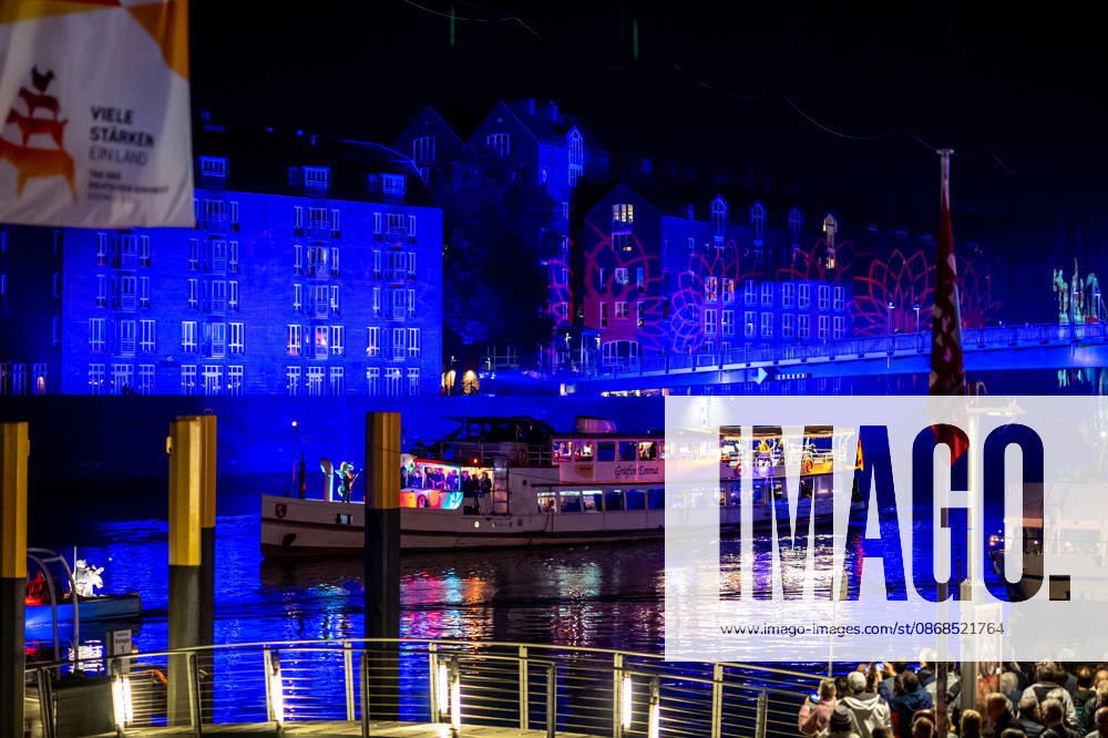 Feiern Tag der Deutschen Einheit in Bremen - Feierlichkeiten zum Tag der Deutschen Einheit 2026, Bremen, 03.10.2026 Bremen, Bürgerfest, Fanta Vier Konzert, Illuminatin an der Schlachte, Lichtershow Bremen, Deutschland, 03.10.26: Feiern Tag der Dt. Einheit in Bremen im Marktplatz, Rathaus am 03.10.2026 in Bremen, Deutschland. (Foto von Axel Kaste) Anmoderation Radio Bremen, Bürgerfest und Fanta Vier Konzert, Fantastische Vier, illuminierten Schlachte, Licherschow Bremen Marktplatz, Rathaus Freie Hansestadt Bremen Deutschland