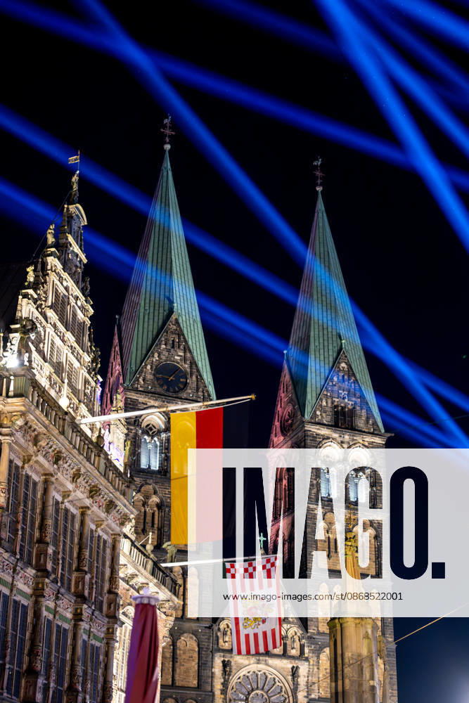 Feiern Tag der Deutschen Einheit in Bremen - Feierlichkeiten zum Tag der Deutschen Einheit 2026, Bremen, 03.10.2026 Bremen, Bürgerfest, Fanta Vier Konzert, Illuminatin an der Schlachte, Lichtershow Bremen, Deutschland, 03.10.26: Feiern Tag der Dt. Einheit in Bremen im Marktplatz, Rathaus am 03.10.2026 in Bremen, Deutschland. (Foto von Axel Kaste) Anmoderation Radio Bremen, Bürgerfest und Fanta Vier Konzert, Fantastische Vier, Rathaus, Dom illuminiert Bremen Marktplatz, Rathaus Freie Hansestadt Bremen Deutschland
