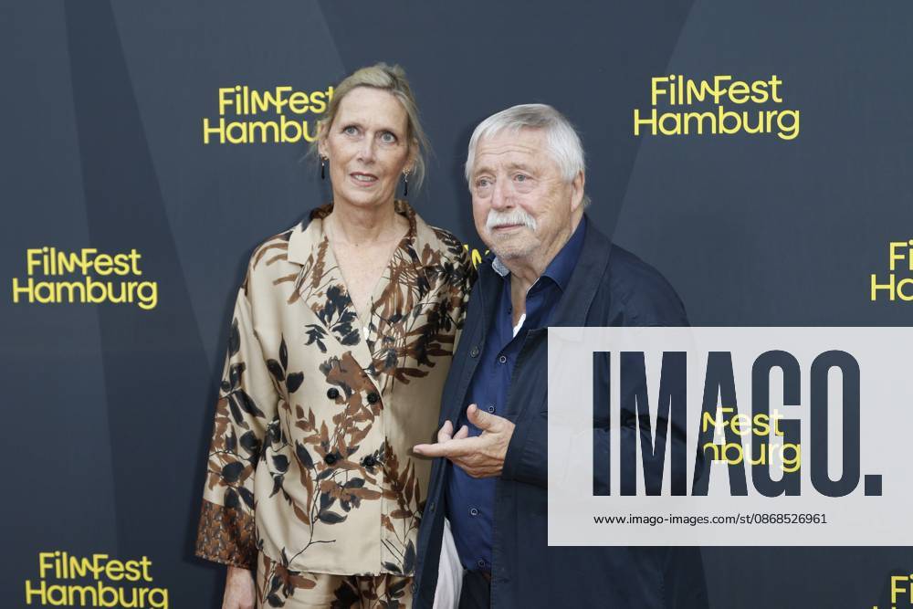 Pamela Biermann und Wolf Biermann bei der Biermann Premiere auf dem 34. Filmfest Hamburg im Cinemaxx Dammtor, Hamburg, Deutschland Pamela Biermann and Wolf Biermann at the Biermann premiere at the 34th Hamburg Film Festival at Cinemaxx Dammtor, Hamburg, Germany