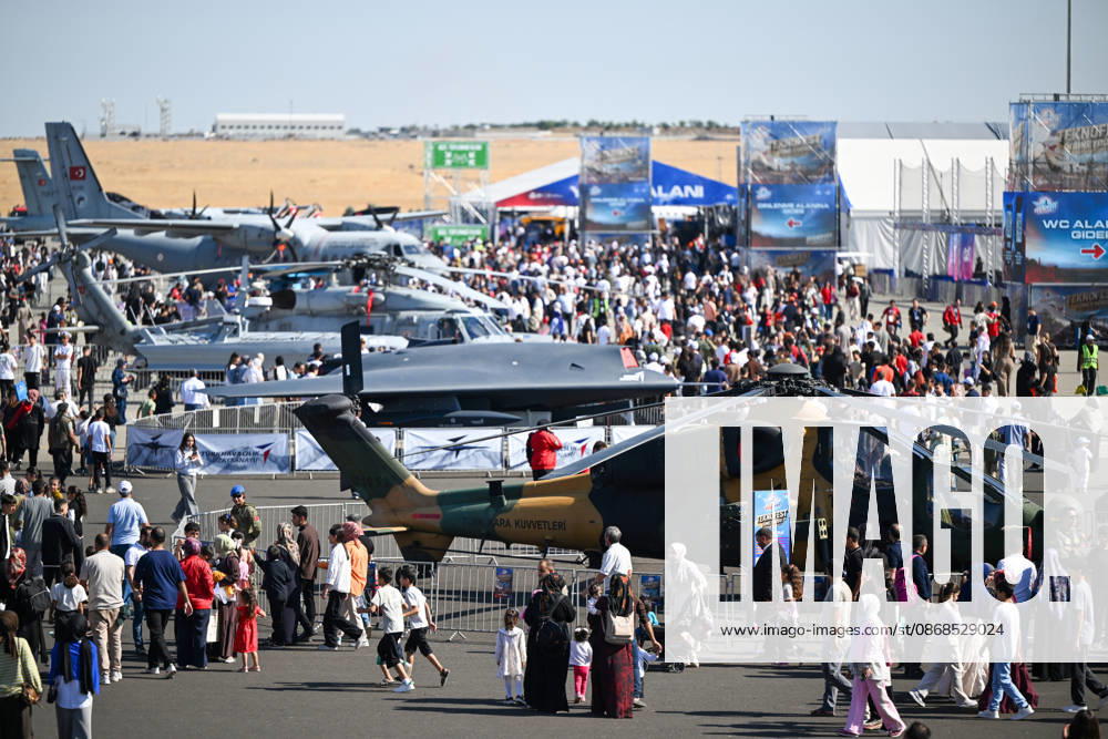 TEKNOFEST Southeast in Turkiye s Sanliurfa SANLIURFA, TURKIYE - OCTOBER 04: Visitors attend the Aviation, Space and Technology Festival (TEKNOFEST), world s largest aviation, space, and technology festival at the Sanliurfa GAP Airport for its 15th edition in Sanliurfa, Turkiye on October 4, 2026. The festival is organized by the Turkish Ministry of Industry and Technology and the T3 Foundation, with Anadolu serving as its Global Communication Partner. Adsiz Gunebakan Anadolu Sanliurfa Turkey. Editorial use only. Please get in touch for any other usage.