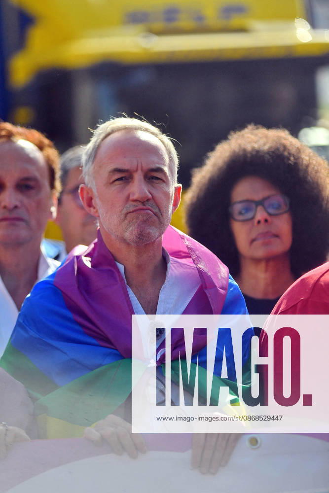 Politics At Paris Pride March - France Emmanuel Gregoire, Mayor of Paris, attends the Pride Parade to defend the rights of LGBTQ individuals, marching from Place d Italie to Bastille in Paris, France on October 3, 2026 Photo Ait Adjedjou Karim ABACAPRESS.COM Paris France