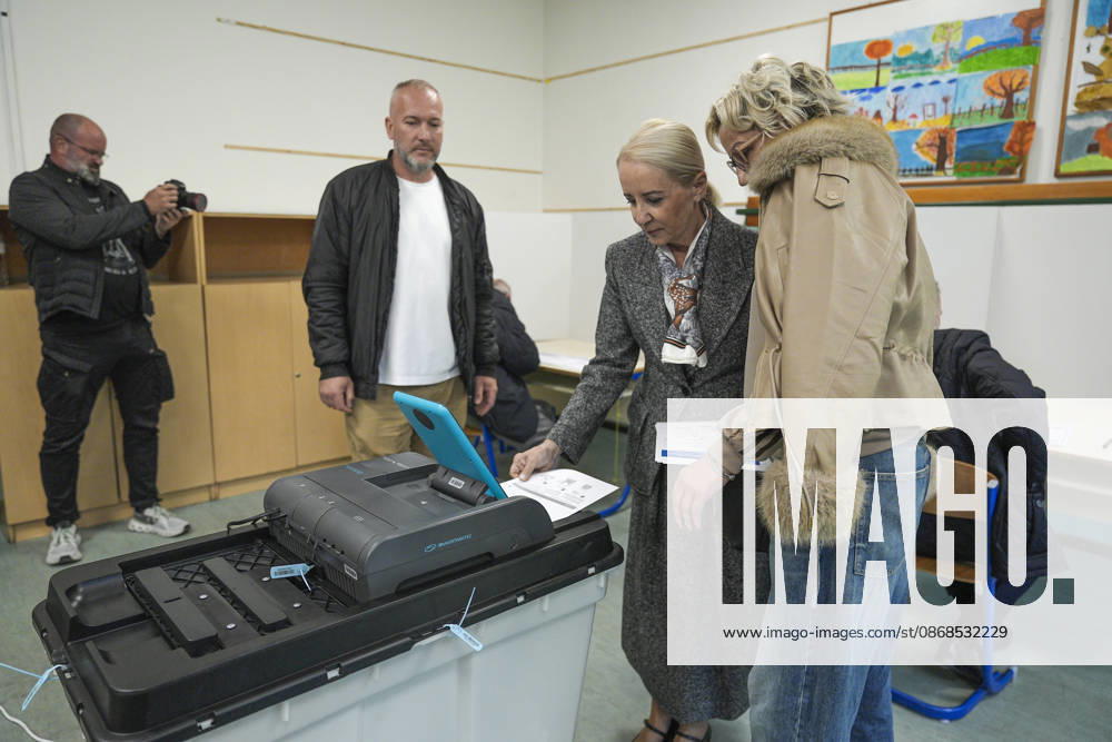 Bakir Izetbegovic casts his vote in Sarajevo SARAJEVO, BOSNIA AND HERZEGOVINA - OCTOBER 4: Bakir Izetbegovic, President of the Party of Democratic Action (SDA) and a candidate for the Presidency of Bosnia and Herzegovina, casts his vote accompanied by his wife, Sebija Izetbegovic, at the polling station located at Nafija Sarajlic Elementary School in Sarajevo, Bosnia and Herzegovina, on October 4, 2026. Samir Jordamovic Anadolu Sarajevo Bosnia and Herzegovina. Editorial use only. Please get in touch for any other usage.