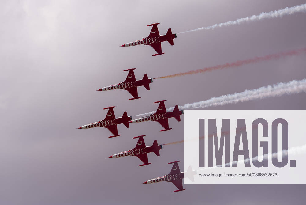 TEKNOFEST Southeast in Turkiye s Sanliurfa SANLIURFA, TURKIYE - OCTOBER 4: The Turkish Stars aerobatic team performs an air show during during TEKNOFEST Southeast, world s largest aviation, space, and technology festival at Sanliurfa GAP Airport in Sanliurfa, Turkiye, on October 4, 2026. Arman Onal Anadolu Sanliurfa Turkey. Editorial use only. Please get in touch for any other usage.