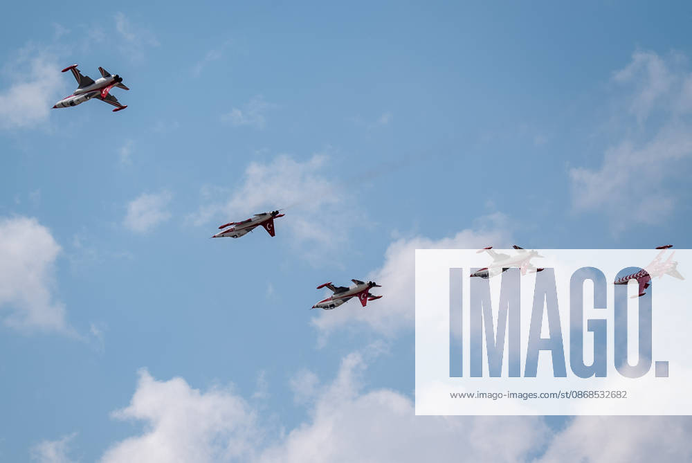 TEKNOFEST Southeast in Turkiye s Sanliurfa SANLIURFA, TURKIYE - OCTOBER 4: The Turkish Stars aerobatic team performs an air show during during TEKNOFEST Southeast, world s largest aviation, space, and technology festival at Sanliurfa GAP Airport in Sanliurfa, Turkiye, on October 4, 2026. Arman Onal Anadolu Sanliurfa Turkey. Editorial use only. Please get in touch for any other usage.