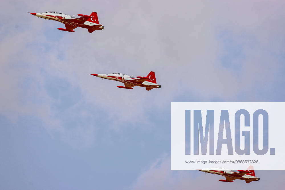 TEKNOFEST Southeast in Turkiye s Sanliurfa SANLIURFA, TURKIYE - OCTOBER 4: The Turkish Stars aerobatic team performs an air show during during TEKNOFEST Southeast, world s largest aviation, space, and technology festival at Sanliurfa GAP Airport in Sanliurfa, Turkiye, on October 4, 2026. Mustafa Ciftci Anadolu Sanliurfa Turkey. Editorial use only. Please get in touch for any other usage.