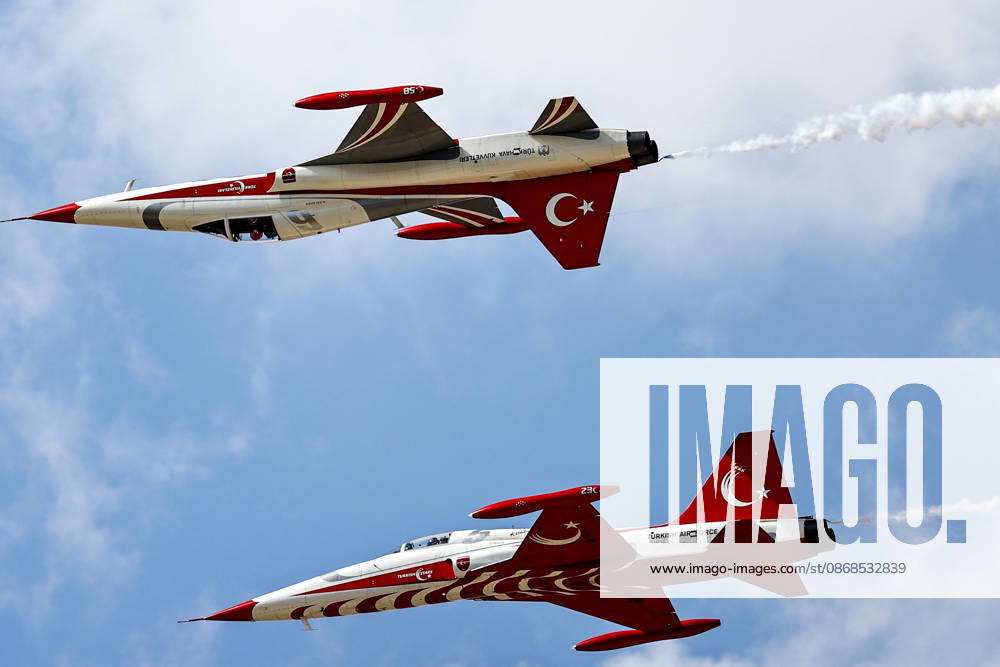 TEKNOFEST Southeast in Turkiye s Sanliurfa SANLIURFA, TURKIYE - OCTOBER 4: The Turkish Stars aerobatic team performs an air show during during TEKNOFEST Southeast, world s largest aviation, space, and technology festival at Sanliurfa GAP Airport in Sanliurfa, Turkiye, on October 4, 2026. Mustafa Ciftci Anadolu Sanliurfa Turkey. Editorial use only. Please get in touch for any other usage.