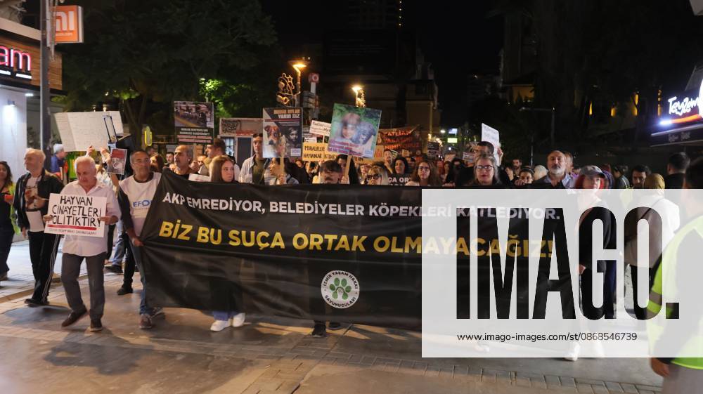 Izmir, To¼rkiye: IZMIR, TURKEY †OCTOBER 4, 2026: Animal rights activists staged a protest in Izmir on World Animal Protection Day, opposing the decision to round up and euthanize stray animals. Members of the Izmir Right to Life Advocates gathered in front of Alsancak Train Station in the Konak district and protested against the Law Amending the Animal Protection Act, which was passed by the Grand National Assembly of Turkey on July 30, 2024, published in the Official Gazette on August 2, 2024, and entered into force. Activists marched from Alsancak Station along Cyprus Martyrs Street before gathering in front of the To¼rkan Saylan Cultural Center. Chanting slogans including â€oeNo to your laws, let the anima - ZUMAq101 20261004_zna_q101_116