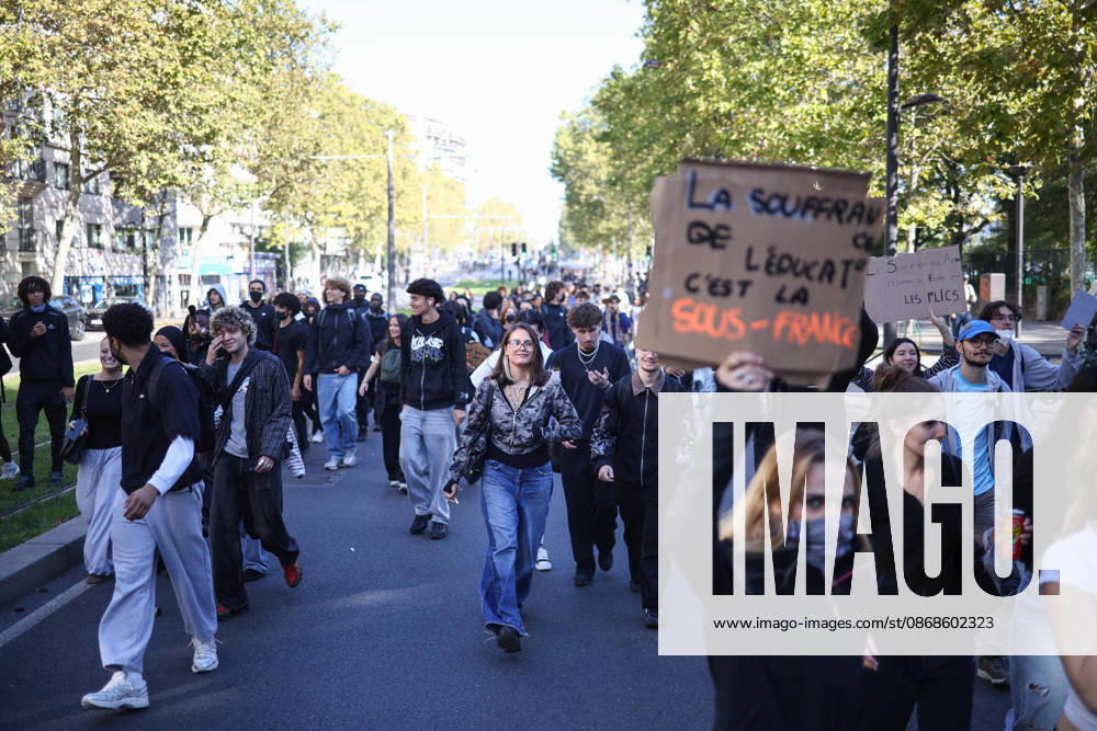 Clashes With Police During Student Protest - Paris Clashes between protesters and police during the student demonstration between the Lycee Paul Valéry and the Lycée Elisa Lemonnier in the 12th arrondissement of Paris, France on October 5, 2026. Students continue their protest to demand the hiring of substitute teachers, increased resources, and decent learning conditions. Photo by Raphael Lafargue ABACAPRESS.COM Paris France