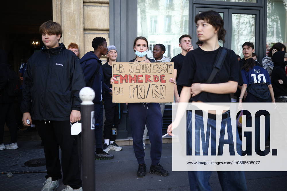 Clashes With Police During Student Protest - Paris Clashes between protesters and law enforcement during a student demonstration near Place de la Bastille in Paris, in the 11th arrondissement, France, on October 5, 2026. Students continue their protest to demand the hiring of substitute teachers, increased resources, and decent learning conditions. Photo by Raphael Lafargue ABACAPRESS.COM Paris Ile-de-France France