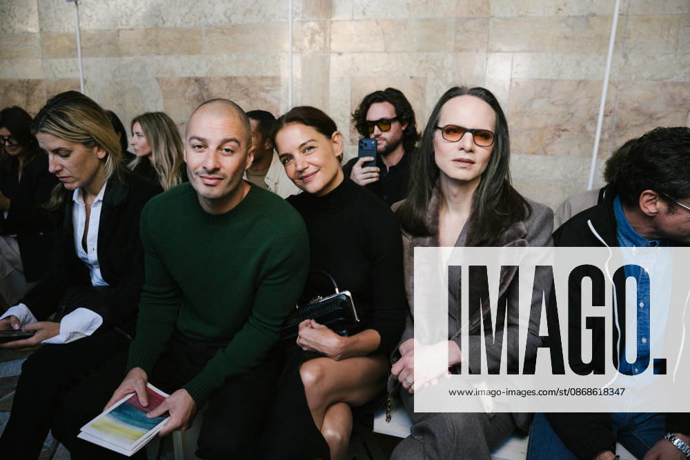 Katie Holmes and her partner Jason Bard Yarmosky, Jordan Roth at the Gabriela Hearst Women’s Ready-to-Wear Spring Summer 2027 Collection fashion show during Paris Fashion Week, on October 5, 2026. Sam Delpech Bestimage Celebrities at the Gabriela Hearst Women’s Ready-to-Wear Spring Summer 2027 Collection fashion show, during Paris Fashion Week, on October 5, 2026, Paris, France