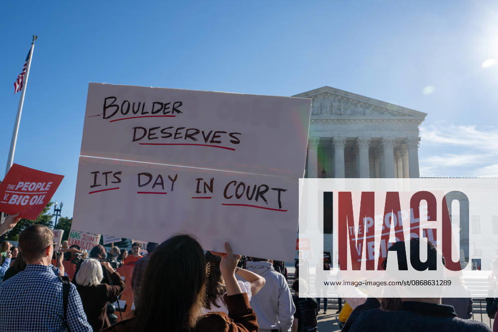 Scenes from the Supreme Court as the new term begins with a case on climate change being the first heard on October 5, 2026. Washington USA - ZUMAl312 20261005_znp_l312_007