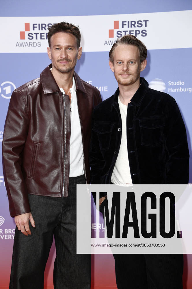 Vladimir Burlakov und Patrick Güldenberg bei der 27. Verleihung der First Steps Awards 2026 im Theater des Westens. Berlin