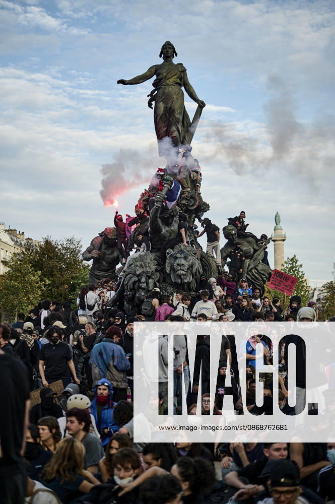High school students protest in Paris, on October 6, 2026. - 06 10 2026 - France Ile-de-France (region) Paris - AntoninxBuratx Pictorium LePictorium_0342108