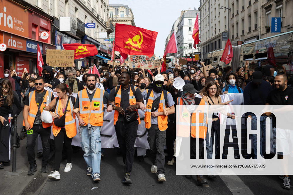 Student Demonstration - Paris RL Protesters hold signs as they take part in a demonstration as part of a nationwide day of actions called by high-school students, joined by unions and teachers, who for days have been demanding better learning conditions in protests punctuated by violent confrontations in Paris on October 6, 2026. Photo by Raphael Lafargue ABACAPRESS.COM Paris France