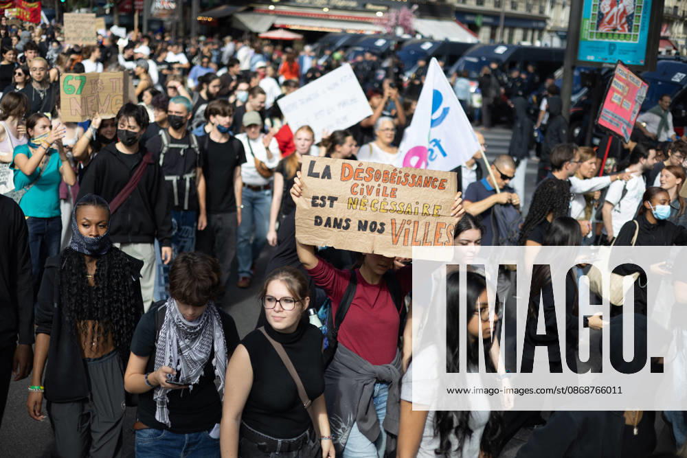 Student Demonstration - Paris RL Protesters hold signs as they take part in a demonstration as part of a nationwide day of actions called by high-school students, joined by unions and teachers, who for days have been demanding better learning conditions in protests punctuated by violent confrontations in Paris on October 6, 2026. Photo by Raphael Lafargue ABACAPRESS.COM Paris France