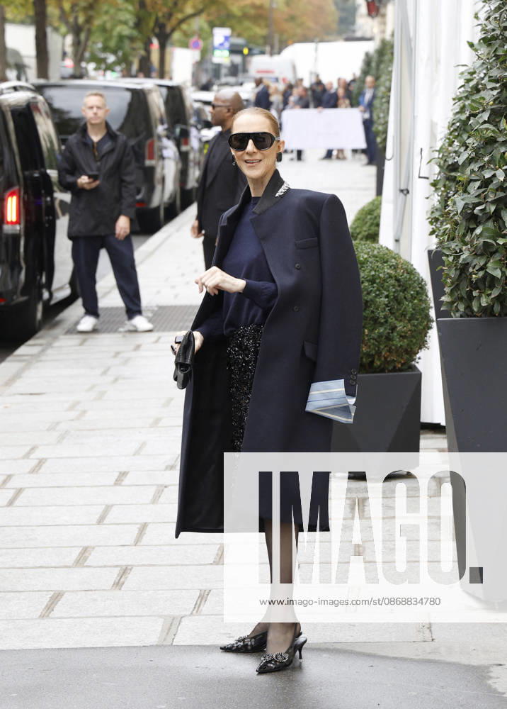 Céline Dion greets her fans in the rain as she leaves the Royal Monceau Hotel in Paris, before heading to the La Plénitude Arena in Paris La Défense to continue her concert series, October 7, 2026 Christophe Aubert Bestimage Celine Dion greets fans in the rain as she leaves the Royal Monceau Hotel in Paris, before heading to the La Plénitude Arena at Paris La Défense to continue her concert series on October 7, 2026 Paris, France
