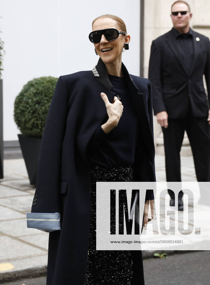 Céline Dion greets her fans in the rain as she leaves the Royal Monceau Hotel in Paris, before heading to the La Plénitude Arena in Paris La Défense to continue her concert series, October 7, 2026 Marc Ausset Lacroix Bestimage Celine Dion greets fans in the rain as she leaves the Royal Monceau Hotel in Paris, before heading to the La Plénitude Arena at Paris La Défense to continue her concert series on October 7, 2026 Paris, France
