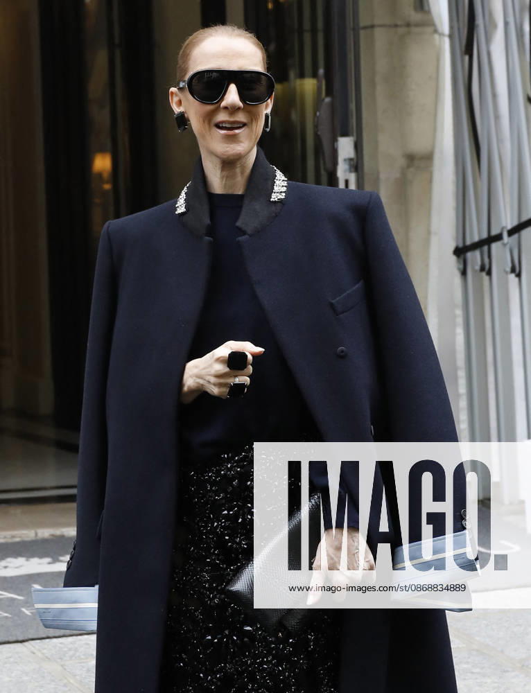 Céline Dion greets her fans in the rain as she leaves the Royal Monceau Hotel in Paris, before heading to the La Plénitude Arena in Paris La Défense to continue her concert series, October 7, 2026 Marc Ausset Lacroix Bestimage Celine Dion greets fans in the rain as she leaves the Royal Monceau Hotel in Paris, before heading to the La Plénitude Arena at Paris La Défense to continue her concert series on October 7, 2026 Paris, France