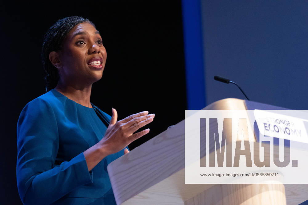 Conservative leader Kemi Badenoch addresses delegates at the Symphony Hall in Birmingham on the final day of the partys annual conference. Kemi Badenoch delivered her high-stakes keynote speech, she promised sweeping tax cuts and took direct aim at Andy Burnham s Labour government, declaring a battle for the soul of the nation Birmingham United Kingdom - ZUMAs197 20261007_aaa_s197_090