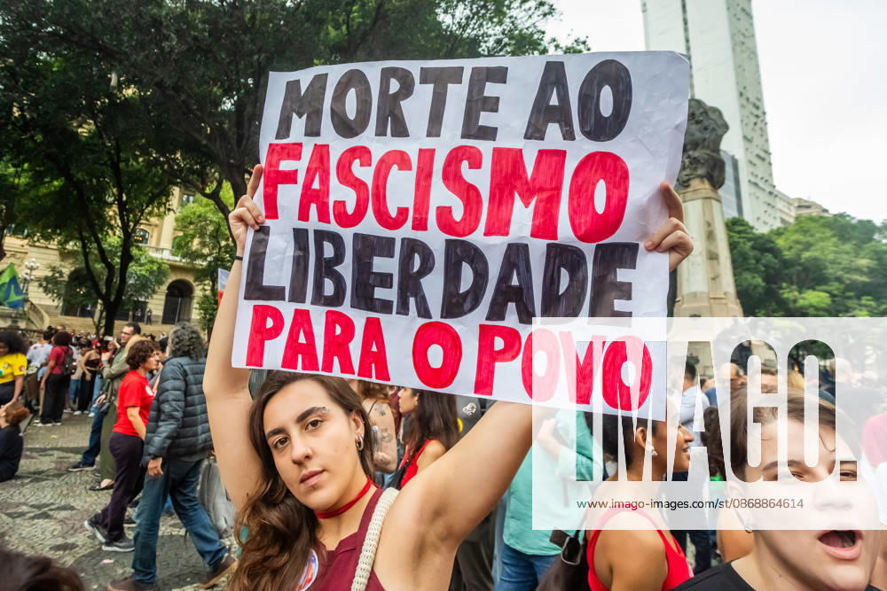 Rio de Janeiro, Brazil. October 7, 2026. March for Democracy: Students gather to protest the rise of the far right and march through the city center (Cinelo¢ndia) in support of President Lula s candidacy. Photo: . - ZUMAl255 20261007_zip_l255_009