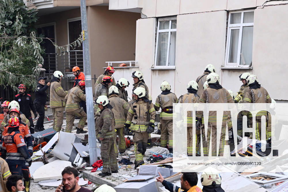 Partial collapse occurs in 7-story building in Istanbul s Maltepe district ISTANBUL, TURKIYE - OCTOBER 8: Search and rescue operations are launched after the lower floors of a seven-story building partially collapse in Maltepe district of Istanbul, Turkiye, on October 8, 2026. Murat Sengul Anadolu Istanbul Turkey. Editorial use only. Please get in touch for any other usage.