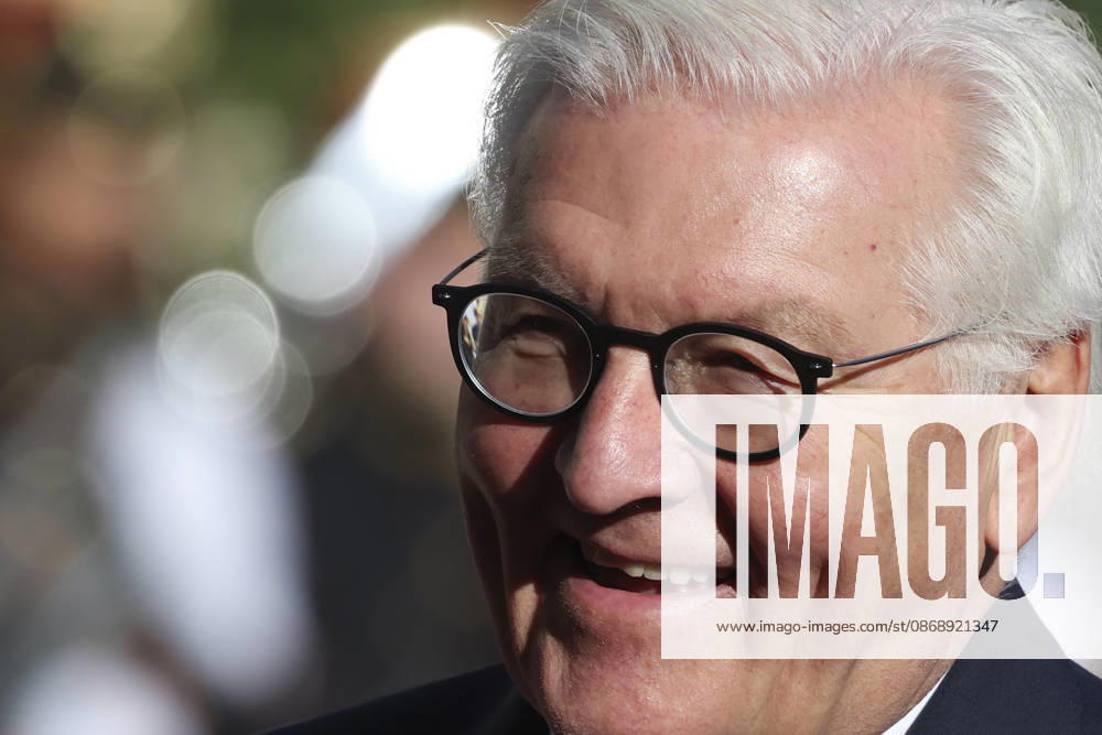 Accueil de Frank-Walter Steinmeier, Prà sident de la Rà publique fà dà rale d Allemagne et de Elke Budenbender par Emmanuel Macron, Prà sident de la Rà publique et Brigitte Macron ce jeudi 8 octobre au palais de lElysà e