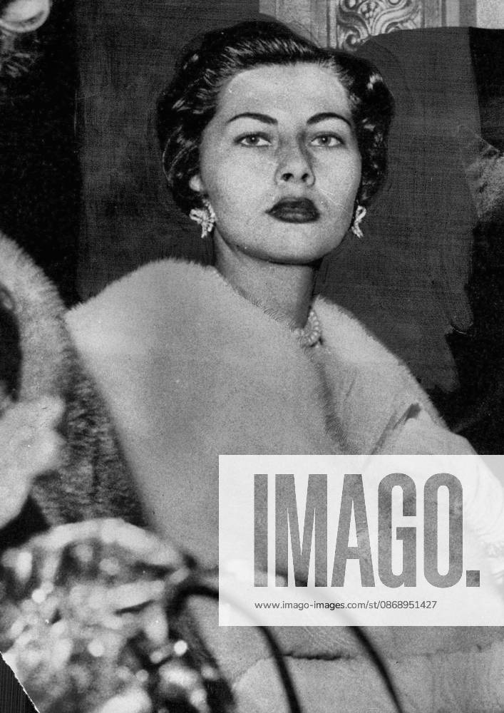 Personalities on Parade: The Empress of Iran was one of the many distinguished visitors to the gale performance of a revival of Moliere s Bourgeois Gentilhomme at the Comedie Francaiss in Paris just recently. October 13, 1951.