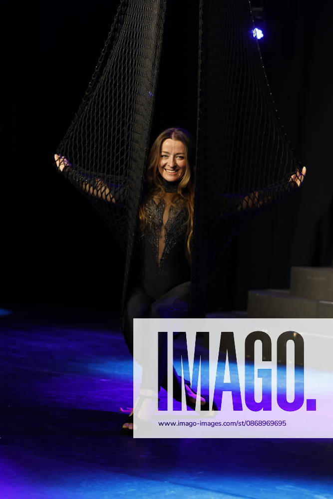 Herne Revue Palast Ruhr Pressekonferenz zur neuen Show - Iconics - Mischung aus Travestie , Drag , Livegesang , Akrobatik und Tanz Sabrina Püschel