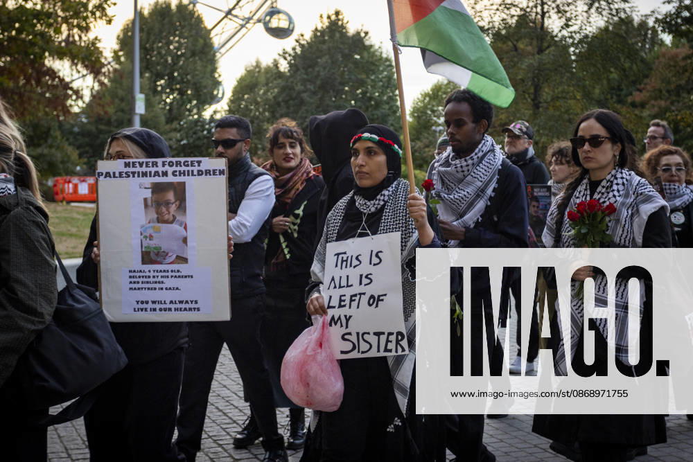Pro-Palestine Silent Funeral Procession Central London, October 8, 2026 A pro-Palestine silent funeral procession took place in Central London, with demonstrators walking in silence to remember Palestinians killed in the conflict in Gaza. Participants carried Palestinian flags and placards, while some held a coffin and others carried effigies wrapped in burial shrouds, symbolising those killed in the conflict., Credit:Zak Irfan Avalon