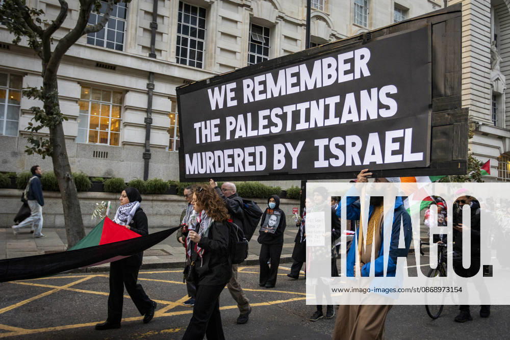 Pro-Palestine Silent Funeral Procession Central London, October 8, 2026 A pro-Palestine silent funeral procession took place in Central London, with demonstrators walking in silence to remember Palestinians killed in the conflict in Gaza. Participants carried Palestinian flags and placards, while some held a coffin and others carried effigies wrapped in burial shrouds, symbolising those killed in the conflict., Credit:Zak Irfan Avalon