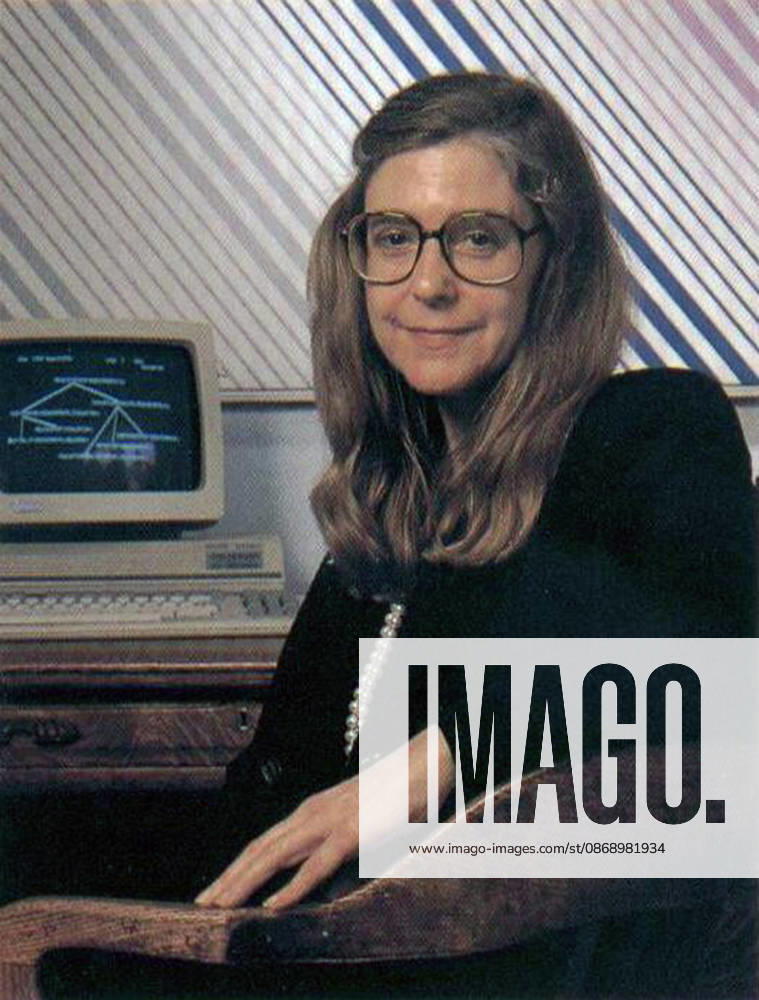 1989, Cambridge, Massachusetts, USA: MARGARET HAMILTON Official photo for , 1989. She famously led the MIT Instrumentation Laboratory team that developed the onboard flight software for s Apollo missions. Cambridge USA - ZUMAz03_ 19691125_nas_z03_376