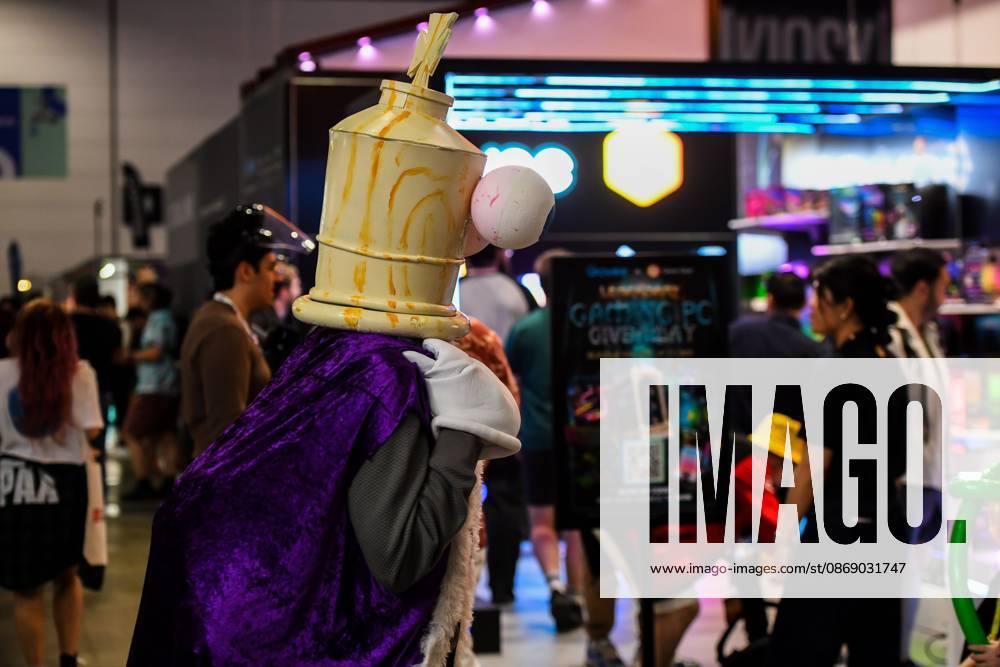 MELBOURNE, AUSTRALIA, OCTOBER 9, 2026: Gaming enthusiasts and cosplay participants attend the opening day of PAX Aus 2026 at the Melbourne Convention and Exhibition Centre. The three-day convention, running from October 9 to 11, brings together gamers, developers, publishers and fans for video game demonstrations, esports competitions, cosplay activities and exhibitions showcasing the latest developments in gaming and entertainment. Melbourne Australia - ZUMAq101 20261009_zna_q101_022