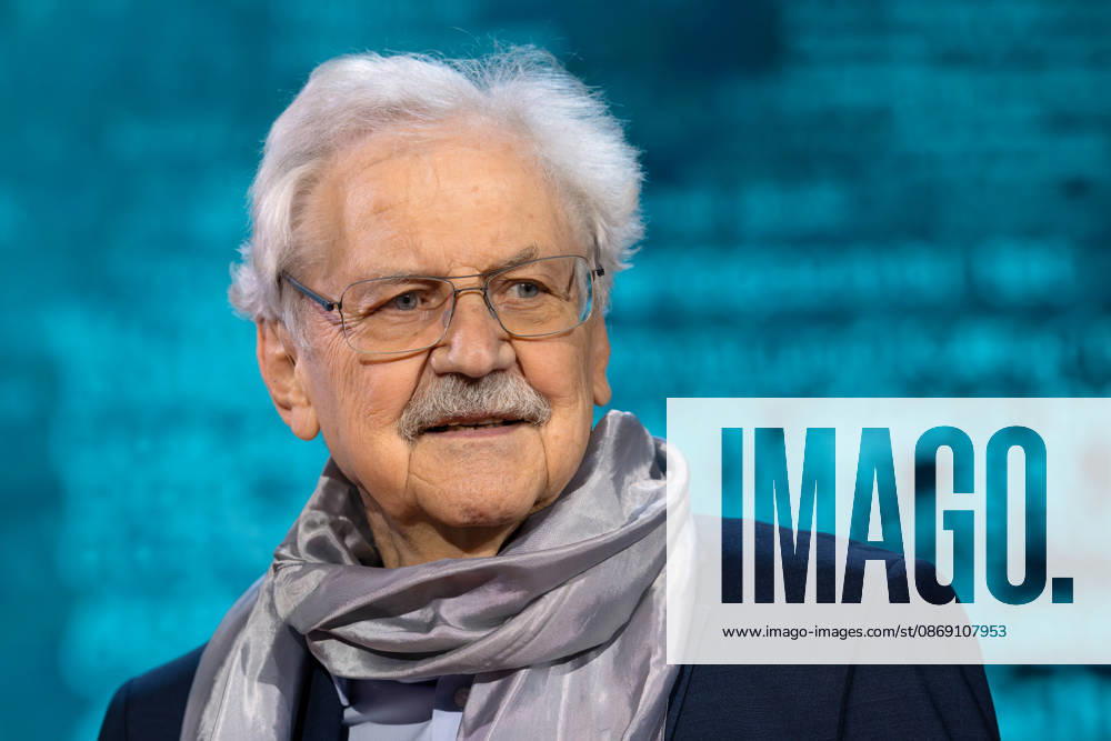 Buchmesse Frankfurt 2026 Paul Maar bespricht auf der Literaturbühne von ARD, ZDF und 3sat sein neues Buch Lorna ., Frankfurt am Main Hessen Deutschland Messegelände