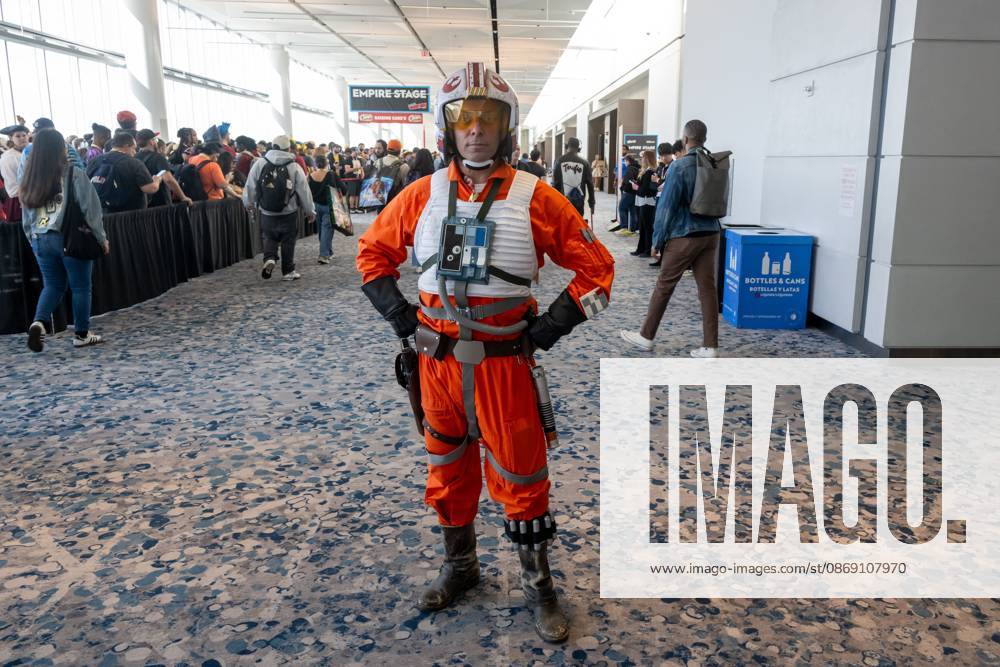 A cosplayer dressed as rebel X-Wing pilot from Star Wars poses.during New York Comic Con 2026 at Jacob Javits Center on October 09, 2026 in New York City. New York United States - ZUMAs197 20261009_aaa_s197_440