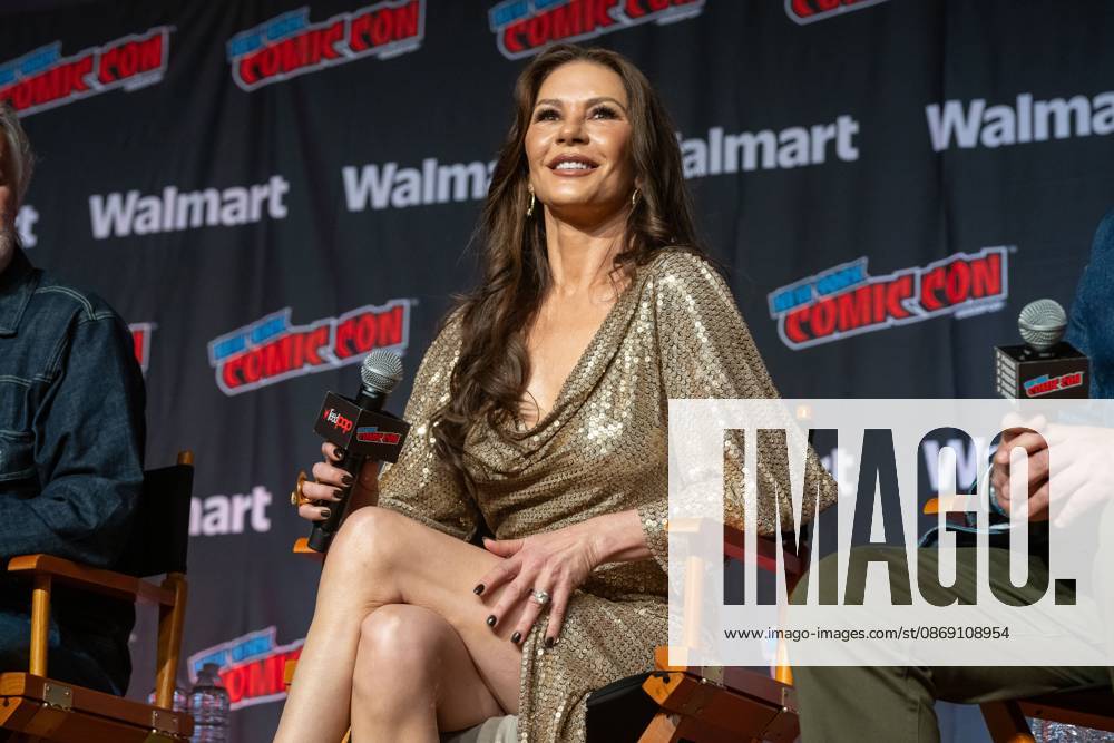 New York Comic Con , New York, USA - 09 Oct Catherine Zeta-Jones speaks at AMC+ Spotlight: Kill Jackie during New York Comic Con 2026 at Jacob Javits Center on October 09, 2026 in New York City. New York United States