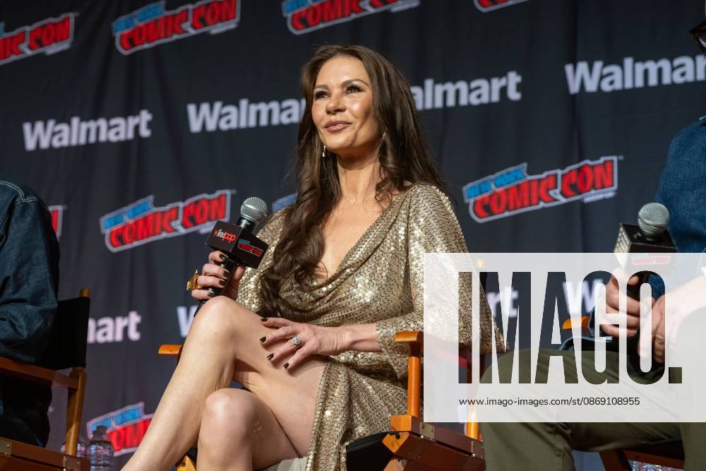 New York Comic Con , New York, USA - 09 Oct Catherine Zeta-Jones speaks at AMC+ Spotlight: Kill Jackie during New York Comic Con 2026 at Jacob Javits Center on October 09, 2026 in New York City. New York United States