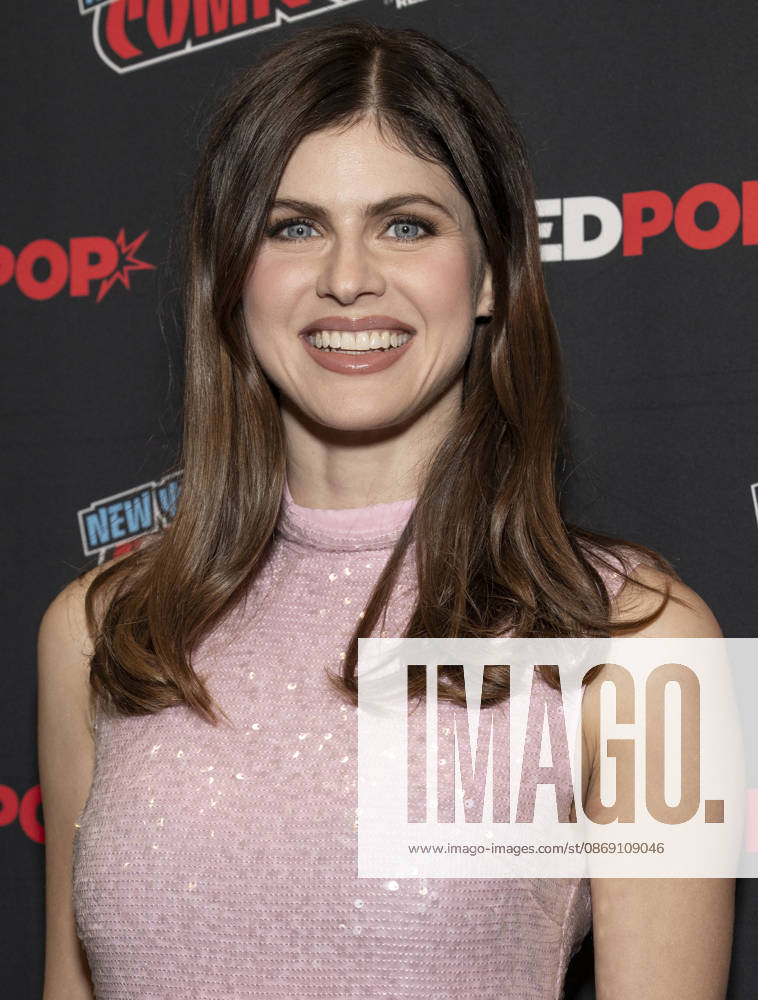 ALEXANDRA DADDARIO attends the press room for Anne Riceâ€⠢s Mayfair Witches on AMC Plus during New York Comic Con at Jacob Javits Convention Center in New York. 9 October 2026 New York USA - ZUMAa265 20261009_zep_a265_047