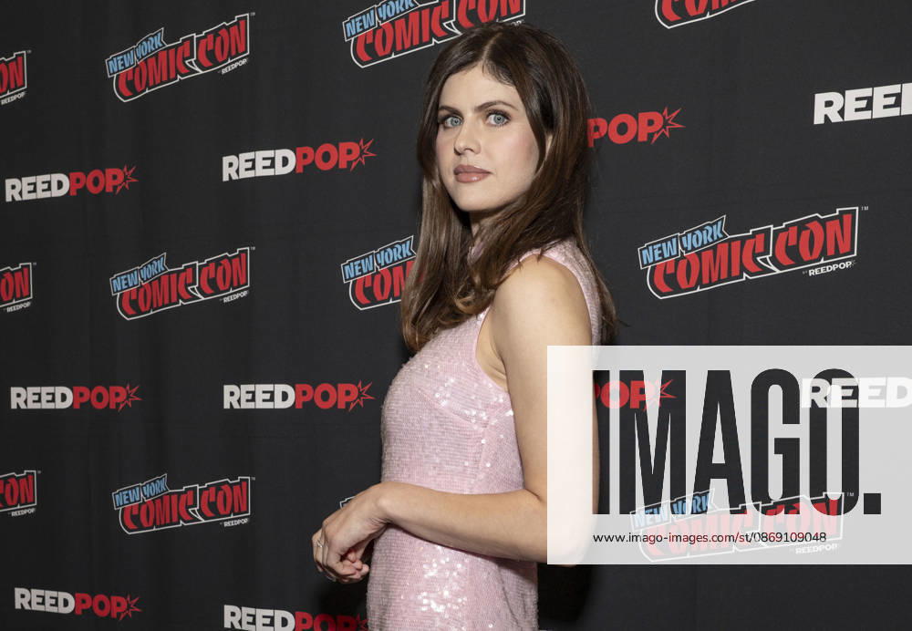 ALEXANDRA DADDARIO attends the press room for Anne Riceâ€⠢s Mayfair Witches on AMC Plus during New York Comic Con at Jacob Javits Convention Center in New York. 9 October 2026 New York USA - ZUMAa265 20261009_zep_a265_050